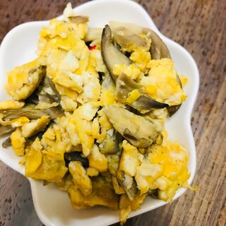 舞茸と卵のシャンタン風味炒め